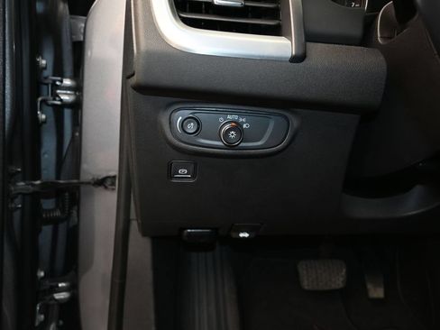 Used 2021 GMC Terrain SLE FWD image 12