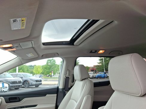 Certified 2025 Honda Odyssey EX-L image 16