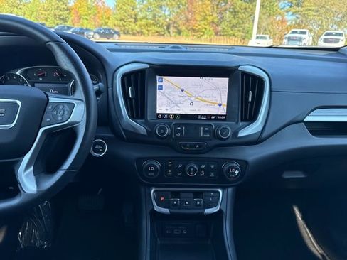 Used 2022 GMC Terrain SLE w/ Driver Convenience Package image 17