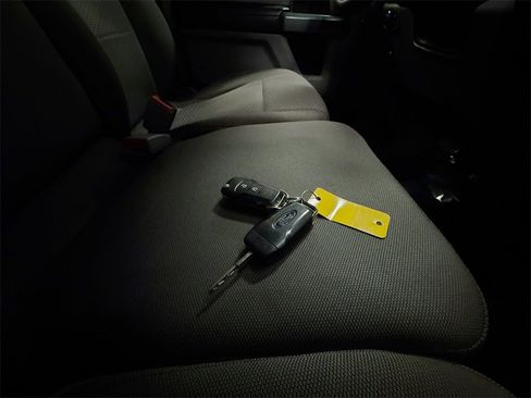 Used 2018 Ford F150 XLT image 37