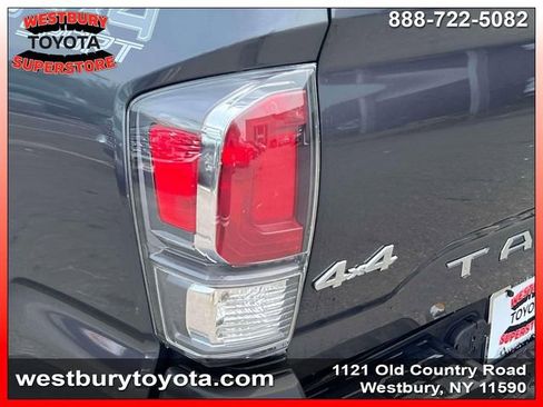 Certified 2022 Toyota Tacoma TRD Sport w/ Technology Package AWD/4WD image 13