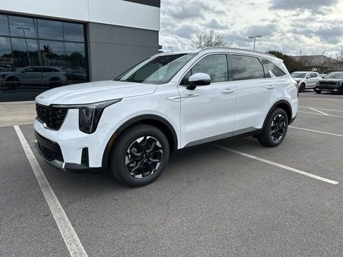 New 2026 Kia Sorento S image 4
