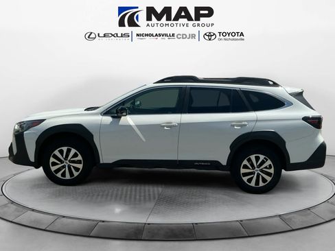 Used 2023 Subaru Outback Premium AWD/4WD image 2