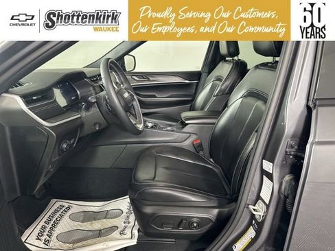 Used 2024 Jeep Grand Cherokee L Limited w/ Luxury Tech Group II image 26