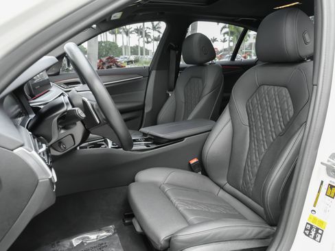 Used 2023 BMW 540i xDrive w/ Premium Package AWD/4WD image 7