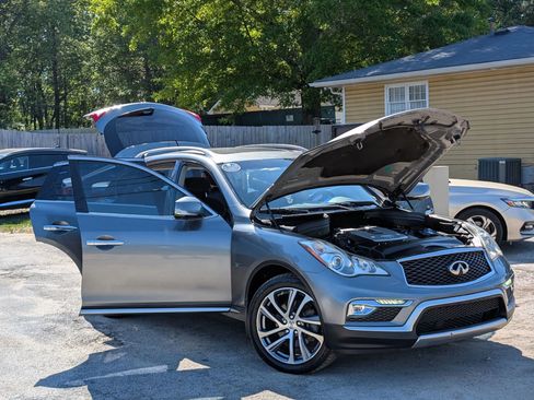 Used 2017 INFINITI QX50 AWD w/ Technology Package image 12