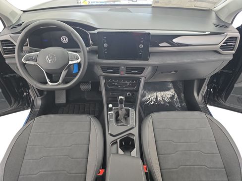 New 2026 Volkswagen Taos SE FWD image 9