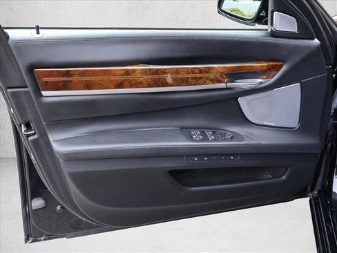 Used 2015 BMW 750Li xDrive AWD/4WD image 12