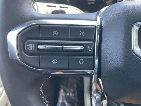 Used 2025 GMC Acadia Denali w/ Super Cruise Package FWD image 17