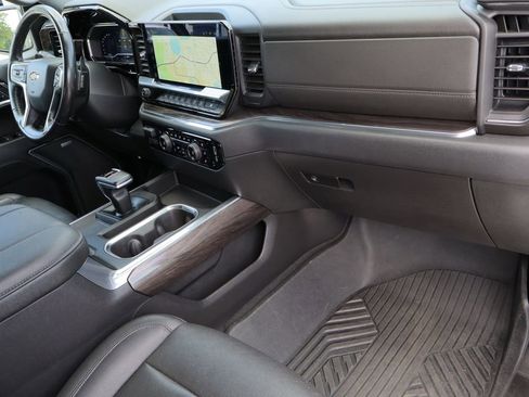 Used 2023 Chevrolet Silverado 1500 LTZ AWD/4WD image 30