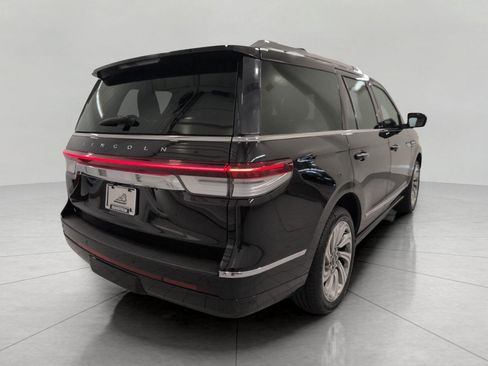 Used 2023 Lincoln Navigator Reserve AWD/4WD image 19