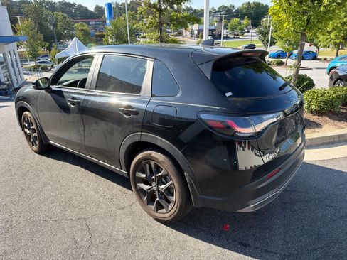 Used 2024 Honda HR-V Sport image 8