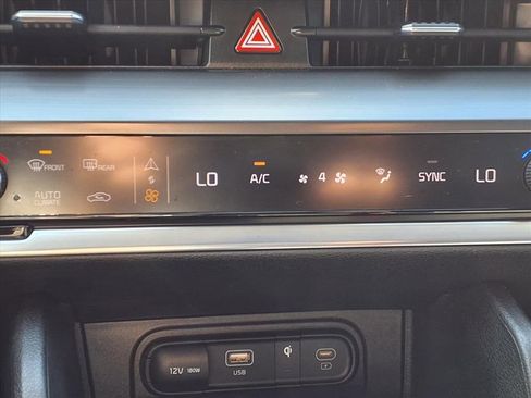 Used 2024 Kia Sportage EX image 23