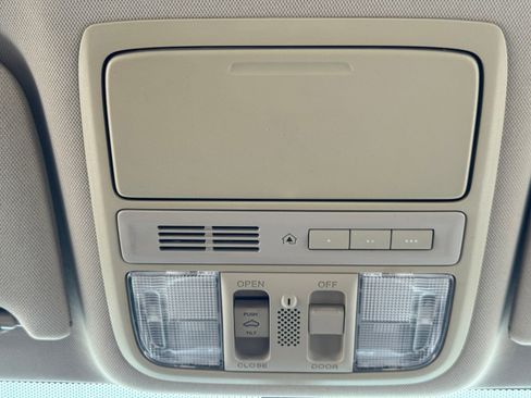 Used 2017 Honda Accord EX-L image 32