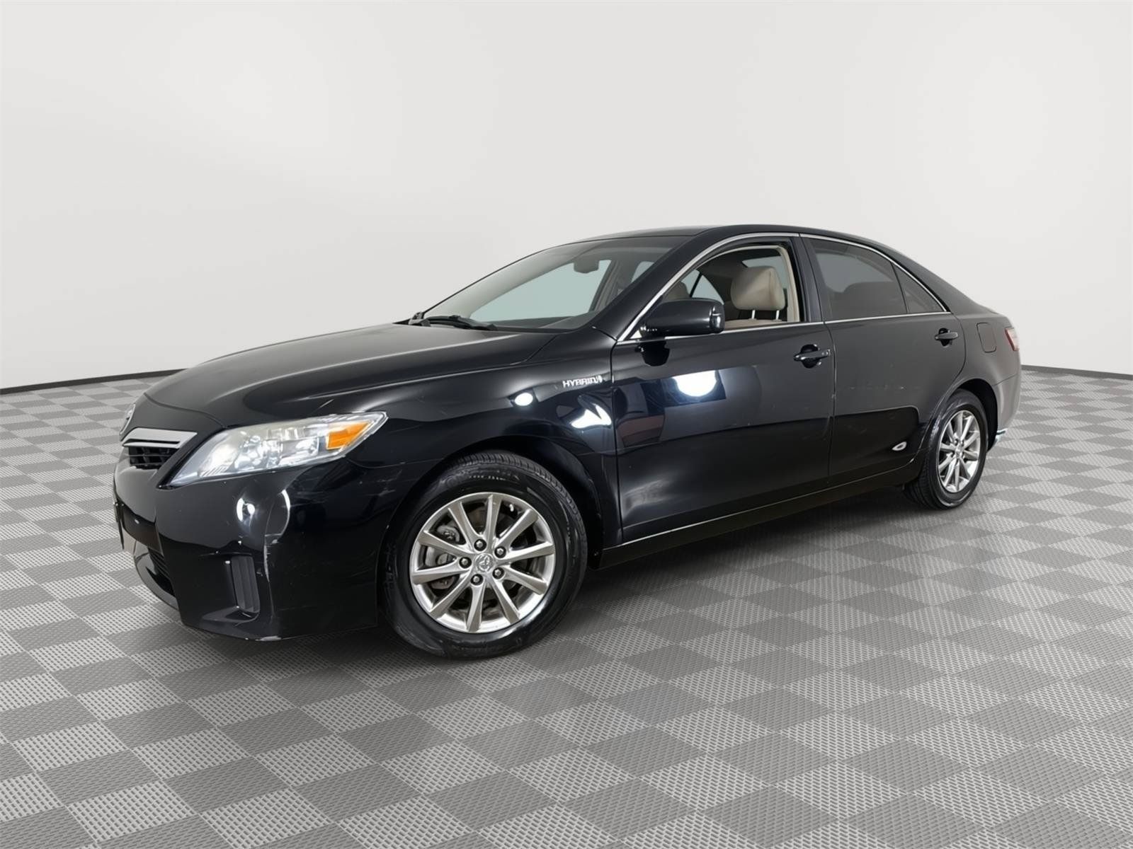 Used 2010 Toyota Camry Hybrid w/ Upgrade Pkg FWD image 1