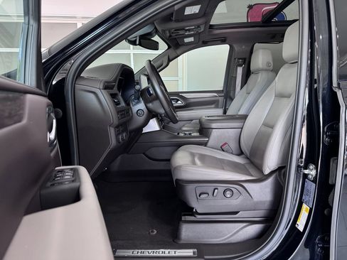 Certified 2023 Chevrolet Tahoe Z71 w/ Luxury Package AWD/4WD image 13