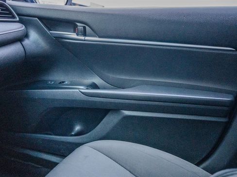 Used 2019 Toyota Camry LE image 23