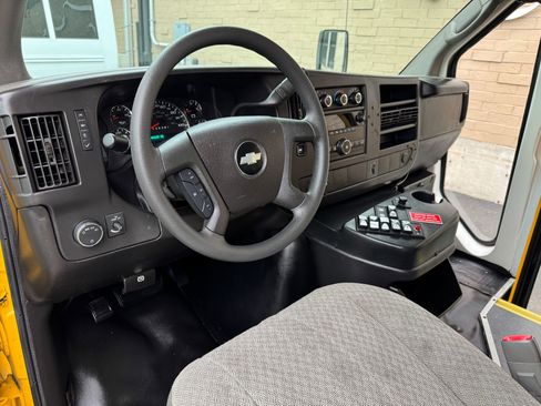 Used 2014 Chevrolet Express 3500 image 30
