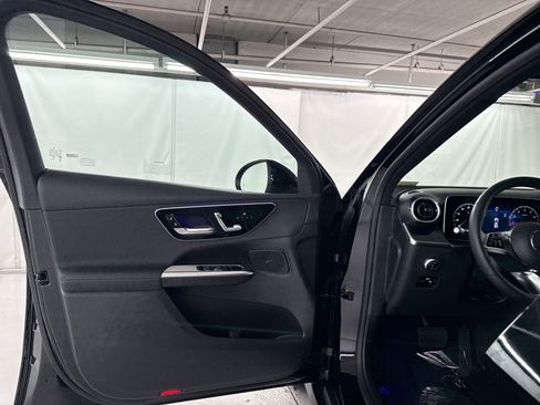 Certified 2026 Mercedes-Benz GLC 300 image 5