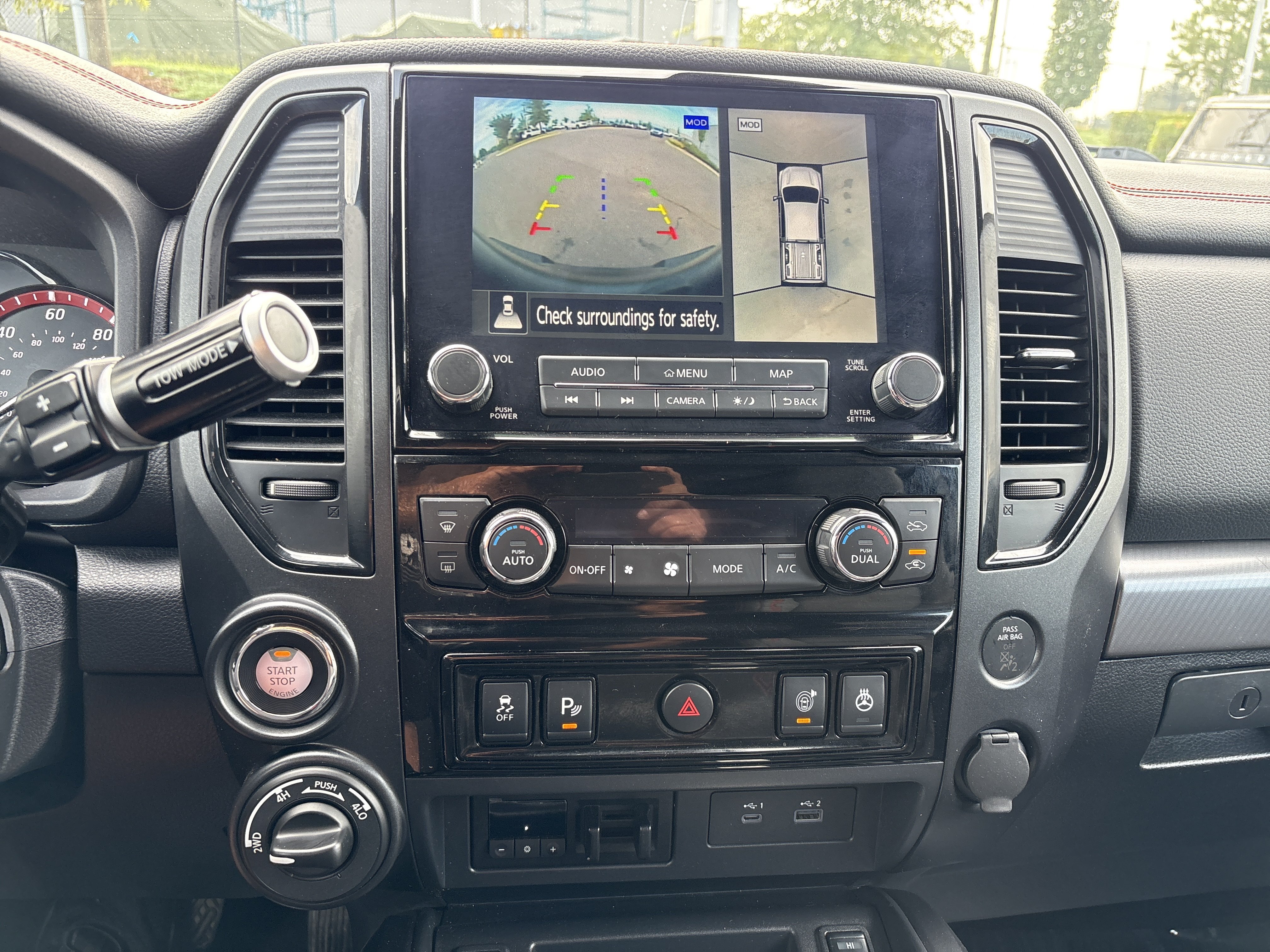 Used 2023 Nissan Titan PRO-4X w/ Pro-4x Convenience Package AWD/4WD image 29