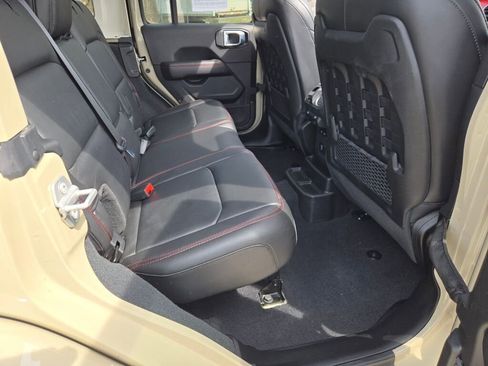 Used 2022 Jeep Wrangler Unlimited Rubicon w/ Steel Bumper Group image 10