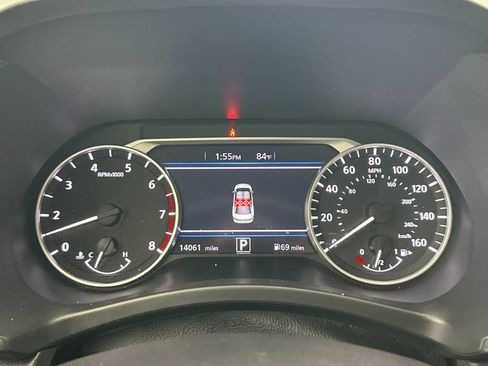 Used 2025 Nissan Sentra SR FWD image 22