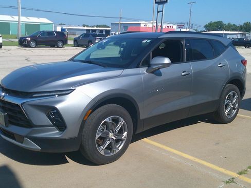 Certified 2024 Chevrolet Blazer LT w/ Convenience Package FWD image 1