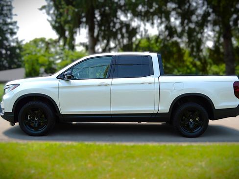 Used 2023 Honda Ridgeline Black Edition image 8