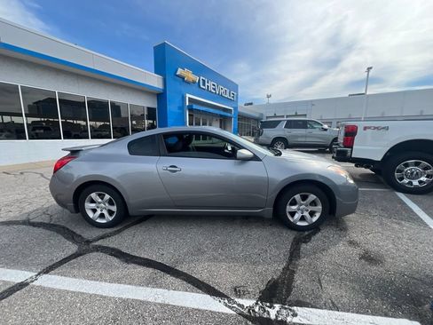 Used 2009 Nissan Altima 2.5 S w/ Premium Pkg FWD image 2