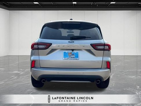 Used 2023 Ford Escape ST-Line w/ Tech Pack #1 AWD/4WD image 4