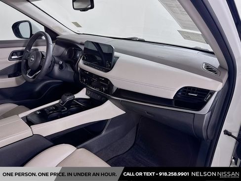 Certified 2023 Nissan Rogue SL w/ SL Premium Package FWD image 31