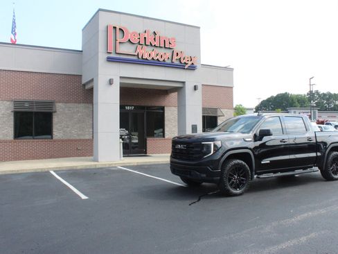 Used 2022 GMC Sierra 1500 Elevation w/ LPO, Elevation Black Package AWD/4WD image 38