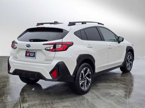 Used 2025 Subaru Crosstrek 2.0i Premium image 3