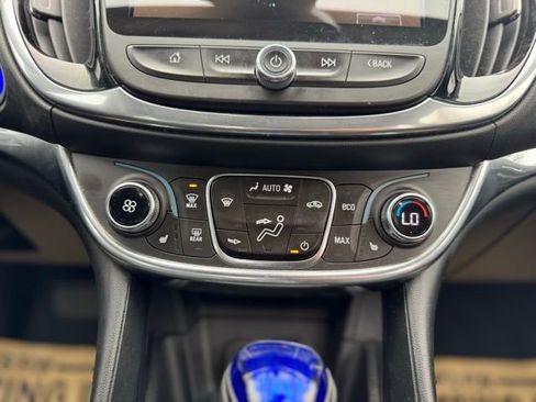 Used 2017 Chevrolet Volt Premier w/ Driver Confidence Package image 29