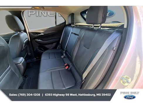 Used 2023 Buick Encore GX Essence w/ Experience Buick Package FWD image 19