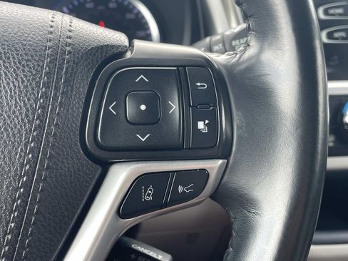 Used 2019 Toyota Highlander XLE FWD image 29