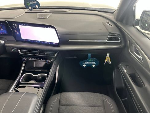 Used 2024 Chevrolet Traverse LT w/ Enhanced Driving Package FWD image 14