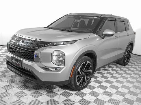 Used 2022 Mitsubishi Outlander ES image 8