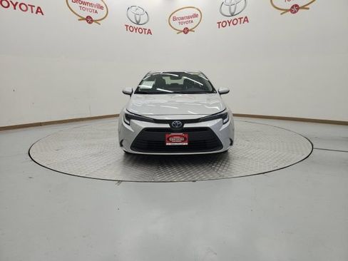 Used 2025 Toyota Corolla LE FWD image 4