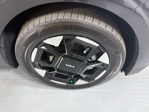 New 2026 Kia Carnival EX image 11