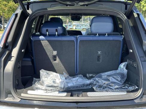 New 2026 Cadillac Vistiq Premium Luxury image 12