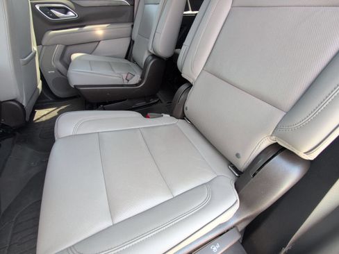 Used 2022 GMC Yukon SLT w/ SLT Premium Package RWD image 28
