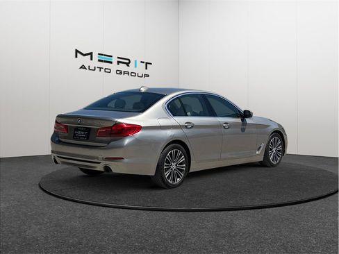Used 2018 BMW 530i w/ Premium Package RWD image 9