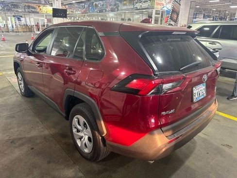 Used 2022 Toyota RAV4 LE AWD/4WD image 5