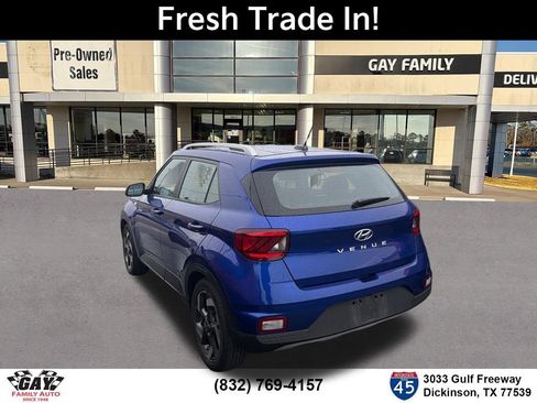 Used 2023 Hyundai Venue SEL FWD image 7