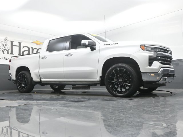 Used 2023 Chevrolet Silverado 1500 LTZ w/ LTZ Convenience Package II AWD/4WD image 2