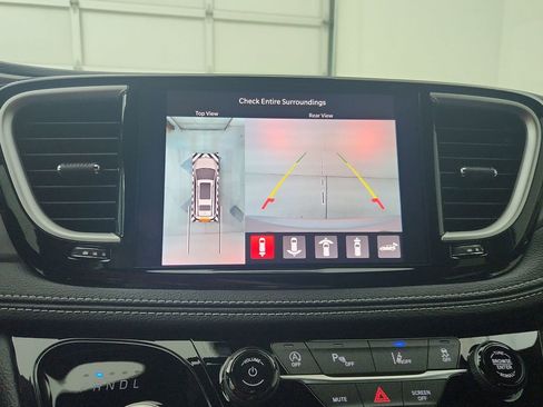 New 2026 Chrysler Pacifica Select image 25