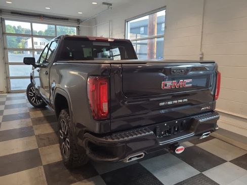 Used 2022 GMC Sierra 1500 AT4 w/ AT4 Preferred Package AWD/4WD image 3