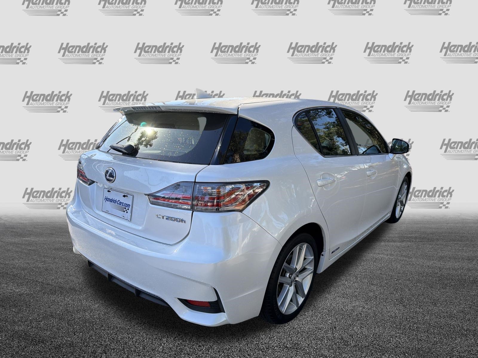 Used 2015 Lexus CT 200h w/ Navigation Package FWD image 9