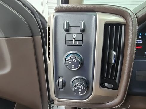 Used 2018 GMC Sierra 1500 Denali w/ Denali Ultimate Package image 27